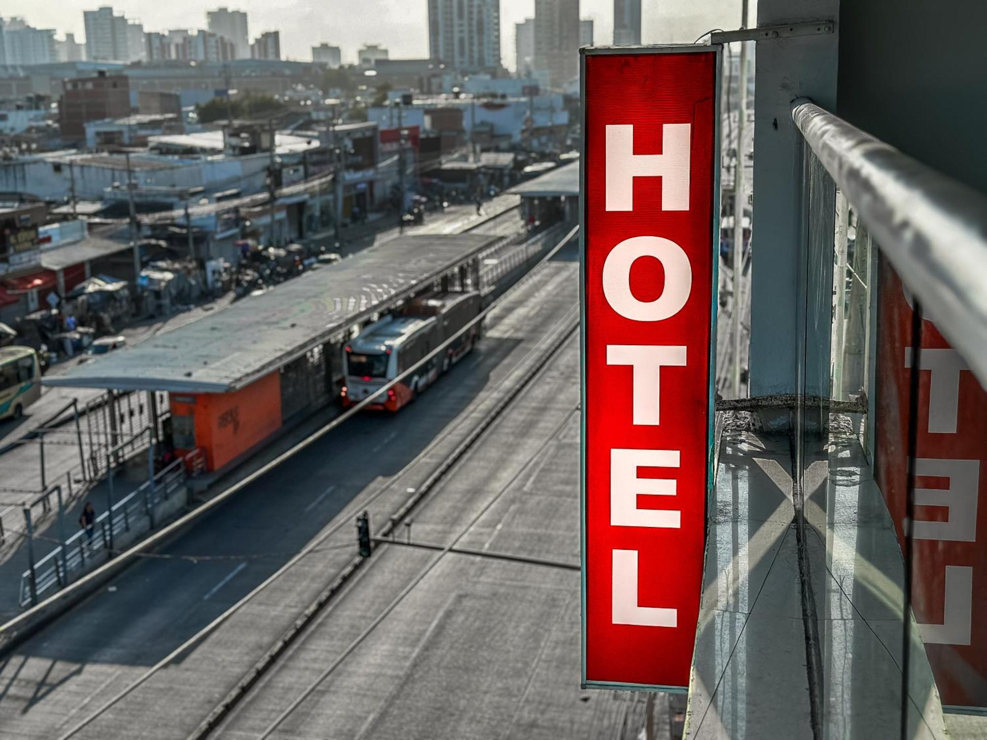 Hotel Bazurto Plaza Cartagena Екстериор снимка