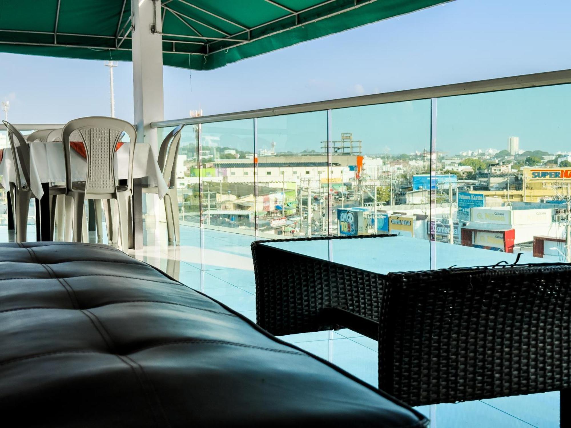 Hotel Bazurto Plaza Cartagena Екстериор снимка