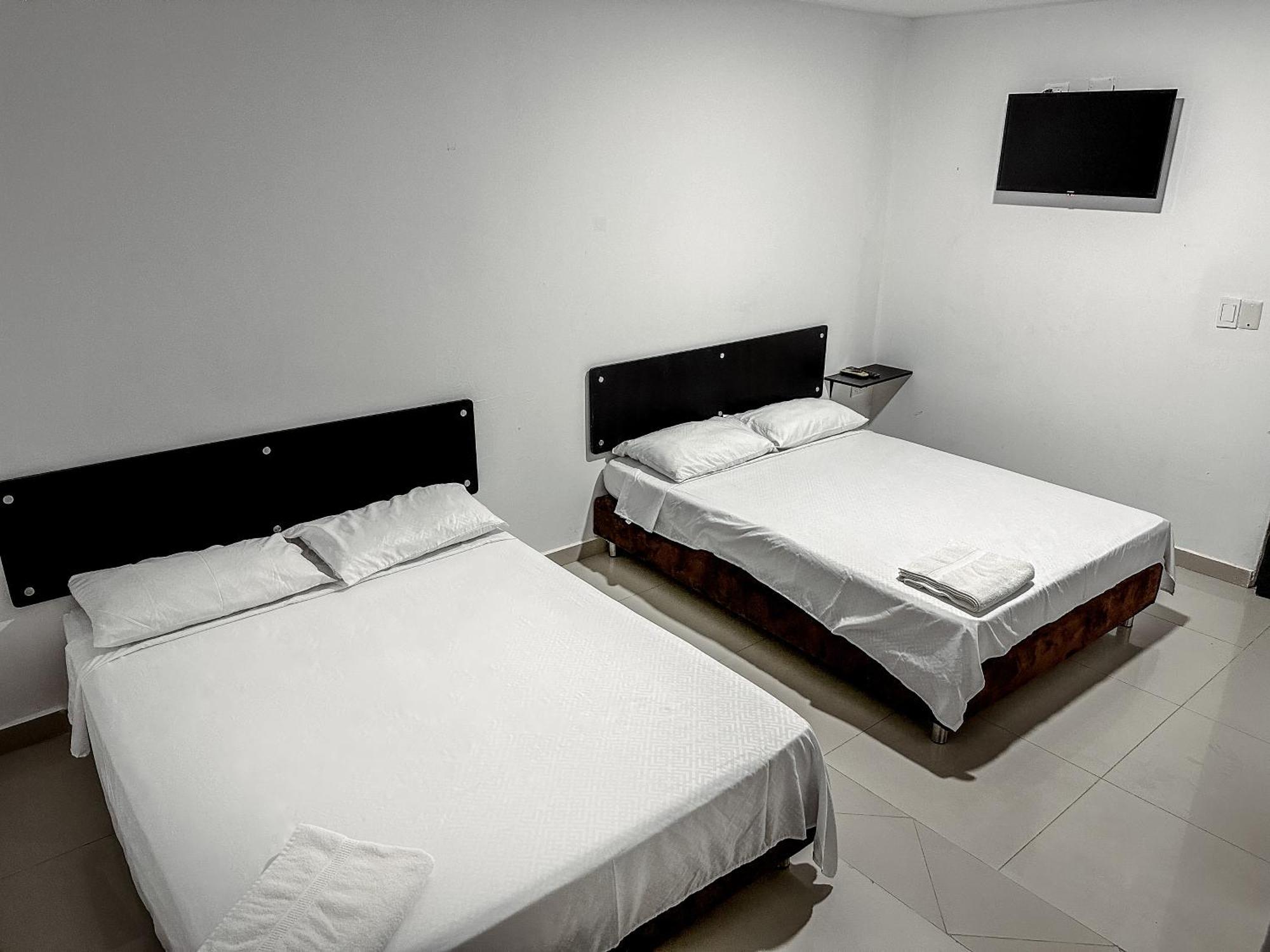 Hotel Bazurto Plaza Cartagena Екстериор снимка