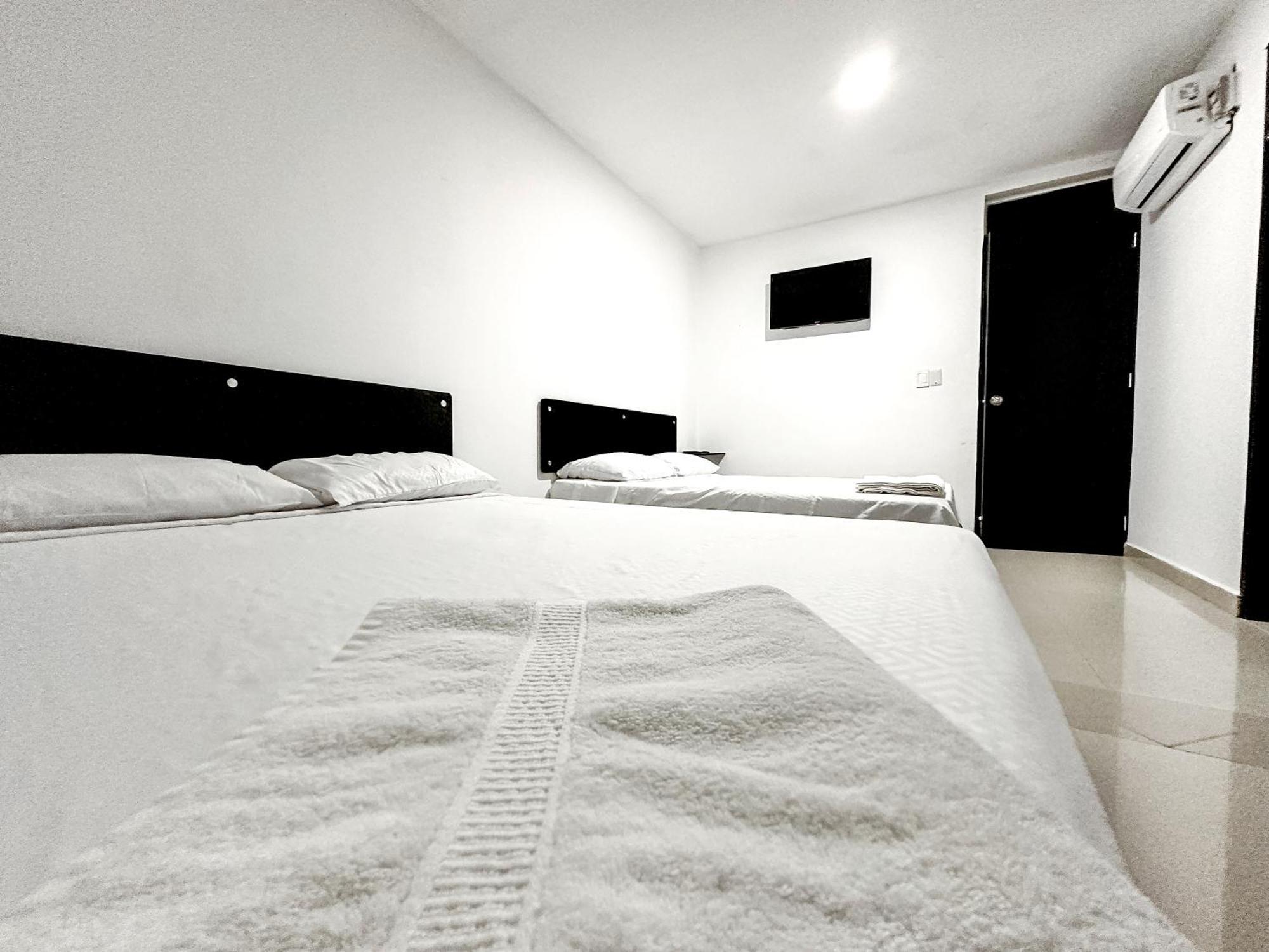 Hotel Bazurto Plaza Cartagena Екстериор снимка