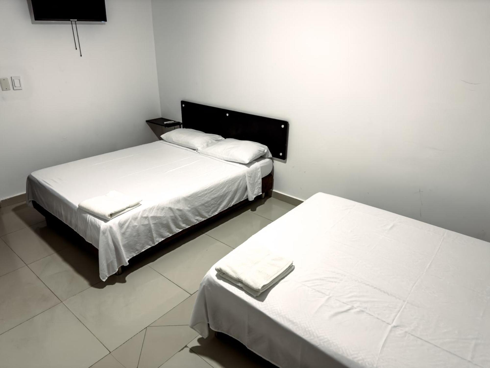 Hotel Bazurto Plaza Cartagena Екстериор снимка