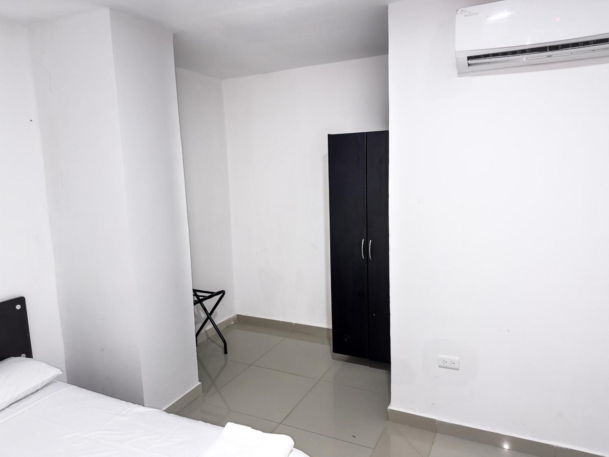 Hotel Bazurto Plaza Cartagena Екстериор снимка