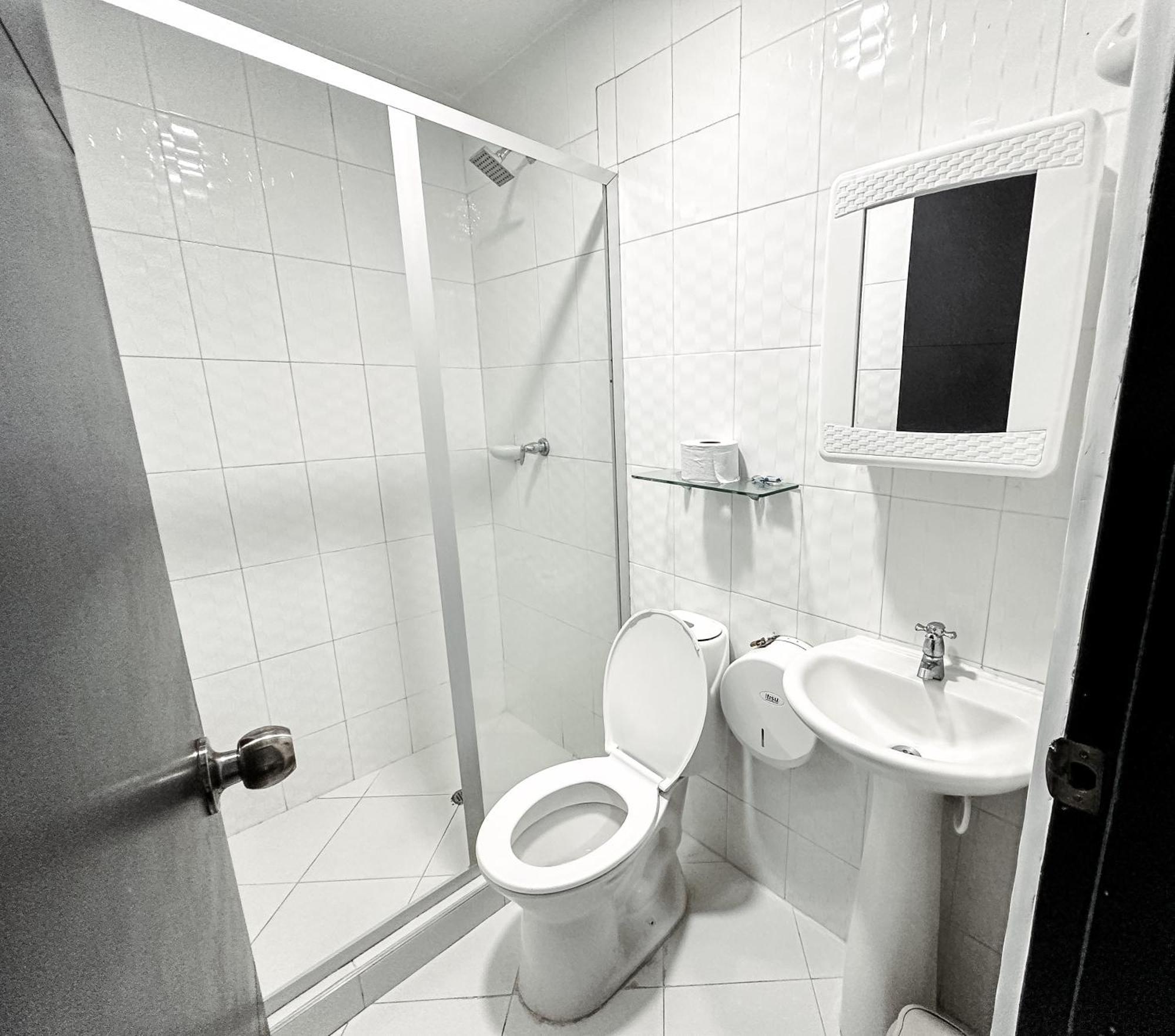Hotel Bazurto Plaza Cartagena Екстериор снимка
